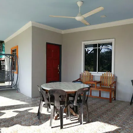 Homestay Koperasi Surau Alfalah Semporna Exterior photo