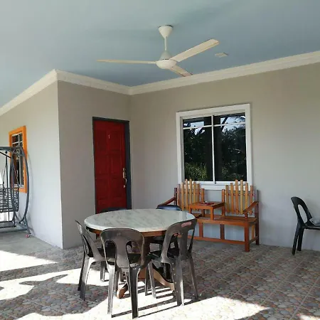 Homestay Koperasi Surau Alfalah Semporna Exterior photo